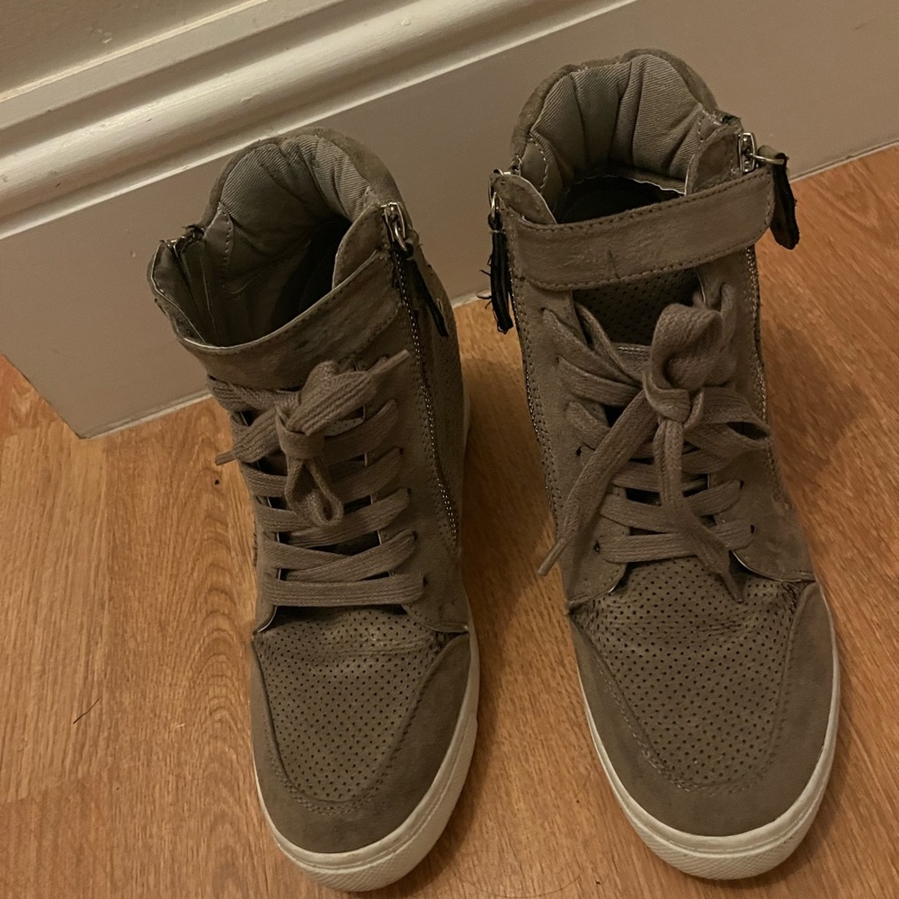 Sneaker Boot - Picture 2 of 3